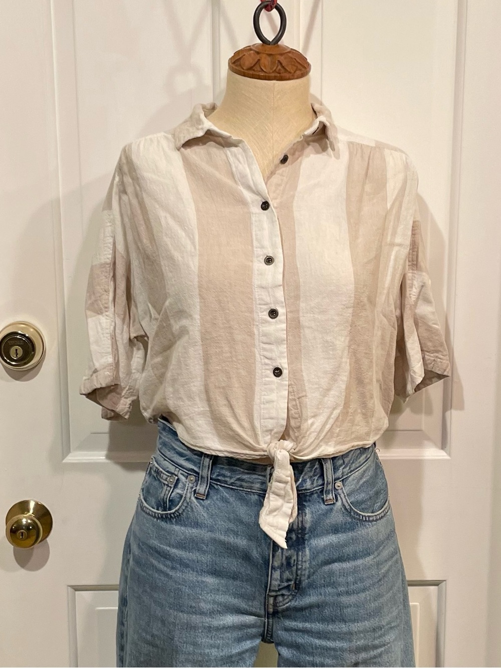 Urban Outfitters Cropped Linen Button-down